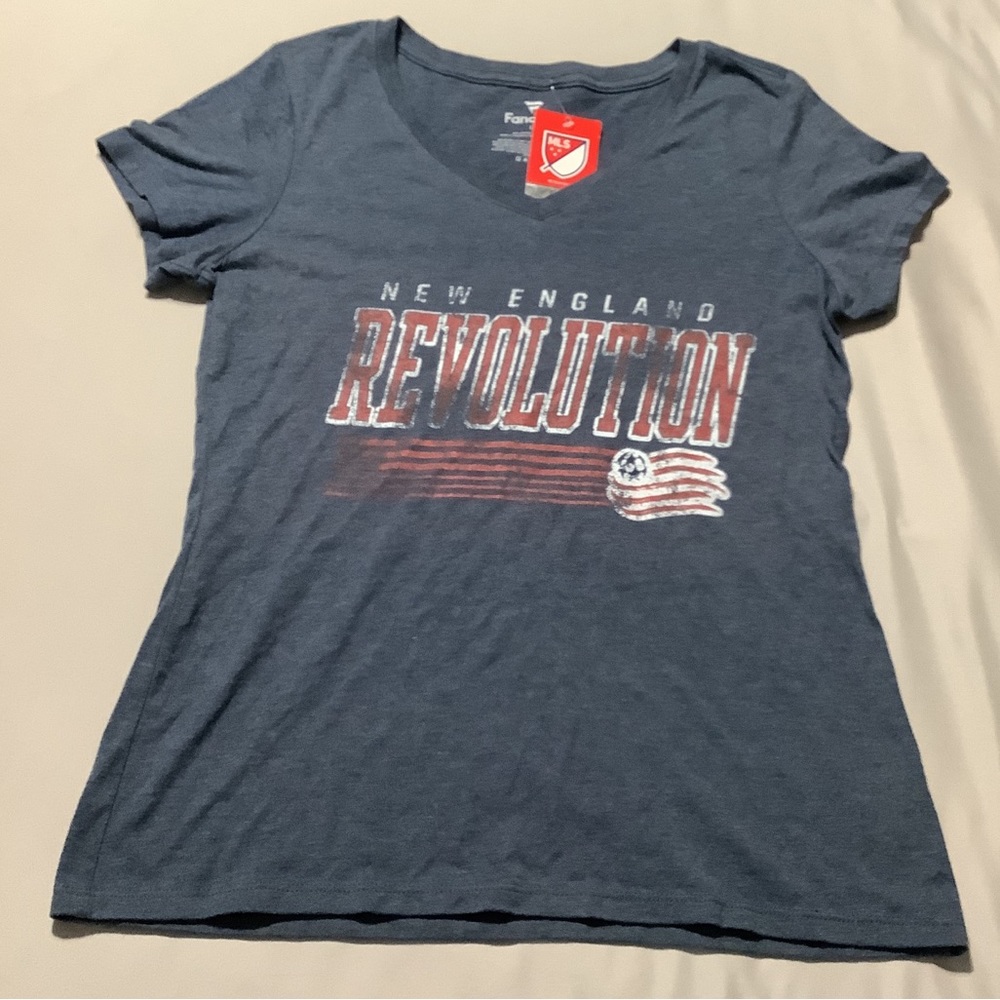 💥 Autographed McNamara #26 NWT MLS Tshirt New England Revolution Large Female